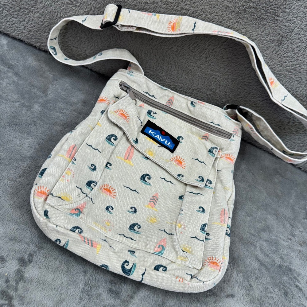 KAVU For Keeps‎ Crossbody Bag Womens Small Beige Surf Print Excellent Canvas